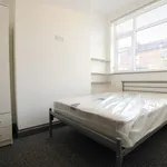 Rent 4 bedroom flat in West Midlands