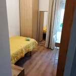 Rent 4 bedroom apartment in Seville