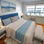 Appartement de 215 m² avec 1 chambre(s) en location à Toronto (University)