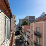 Rent a room of 80 m² in lisbon