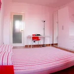 Rent 4 bedroom apartment in Milan