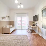 Rent a room of 209 m² in Lisboa