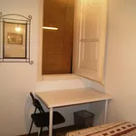 Rent 4 bedroom apartment in Barcelona