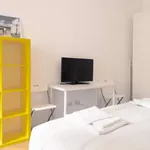 Rent 1 bedroom apartment of 50 m² in milan