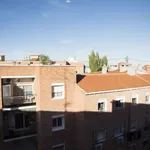 Rent a room of 76 m² in madrid