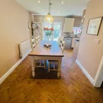 Rent 3 bedroom flat in East Midlands