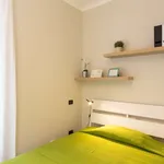 Rent a room of 70 m² in milan