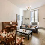 Rent 2 bedroom apartment of 90 m² in florence