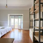 Rent a room of 170 m² in lisbon