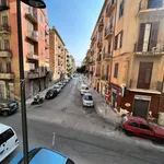 Affitto 4 camera appartamento di 110 m² in Palermo