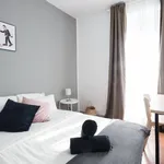 Rent 5 bedroom apartment in Madrid