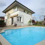 Rent 5 bedroom house of 160 m² in Prague