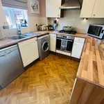 Rent 3 bedroom flat in East Midlands