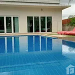 Rent 3 bedroom house of 450 m² in Phuket