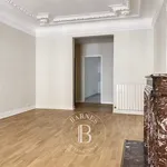 Rent 4 bedroom apartment of 112 m² in Paris