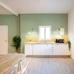 Rent a room of 555 m² in Madrid