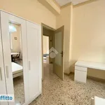 Affitto 4 camera appartamento di 100 m² in Palermo