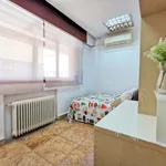 Rent a room of 220 m² in Madrid