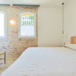 Rent 2 bedroom apartment of 592 m² in Málaga