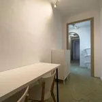 Rent 4 bedroom apartment in Barcelona