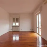 Rent 3 bedroom apartment of 90 m² in Verona