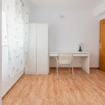 Rent a room of 130 m² in valencia