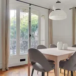 Appartement de 764 m² avec 2 chambre(s) en location à Paris