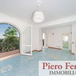 Rent 7 bedroom house of 160 m² in Pozzuoli