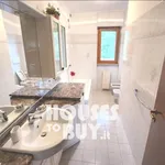 Rent 5 bedroom apartment of 120 m² in Rho