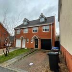 Rent 4 bedroom flat in East Of England