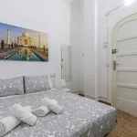 Rent a room of 225 m² in Valencia