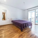 Rent a room of 200 m² in valencia