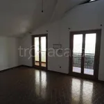 Affitto 4 camera appartamento di 97 m² in Triest