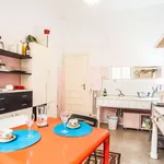 Rent a room of 100 m² in rome