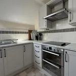 Rent 2 bedroom flat in Hart