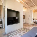 Rent 1 bedroom apartment of 28 m² in Barcelona