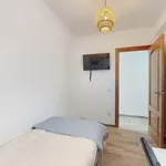 Rent a room of 78 m² in Valencia