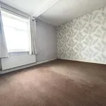 Rent 3 bedroom flat in Bradford