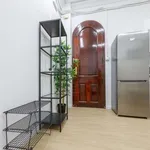 Rent a room of 80 m² in valencia