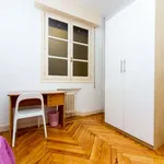 Rent a room of 220 m² in madrid