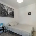 Rent 4 bedroom apartment in Valencia