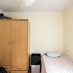 Rent 3 bedroom apartment in Barcelona