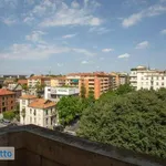 Rent 3 bedroom apartment of 90 m² in Milan