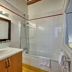 Appartement de 484 m² avec 1 chambre(s) en location à Paris