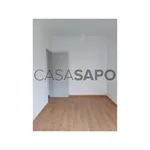 Rent 1 bedroom apartment of 86 m² in Amadora