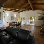 Rent 5 bedroom house of 258 m² in Vigarano Mainarda