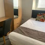 Rent 3 bedroom flat in Dundee