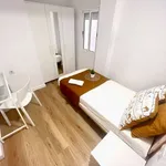 Rent a room of 75 m² in valencia