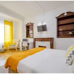 Rent a room of 200 m² in madrid