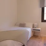 Rent 4 bedroom apartment of 10 m² in Barcelona